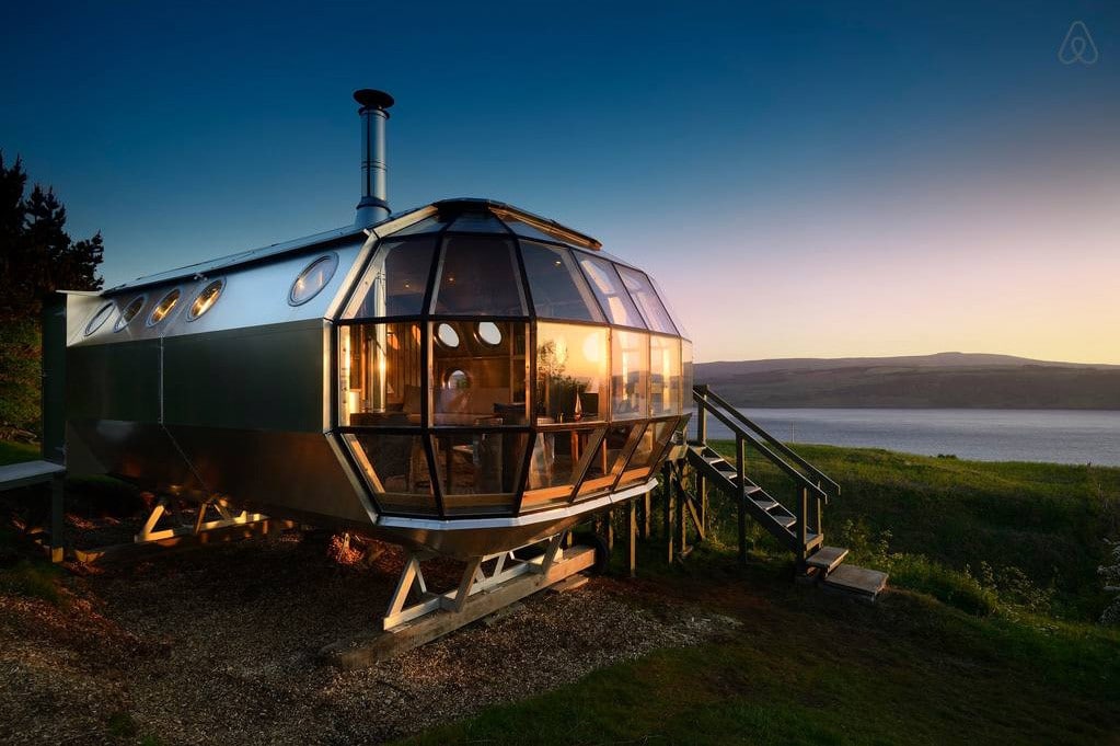 AirShip 002: A Unique ‘Pod’ Home By Roderick James Architects