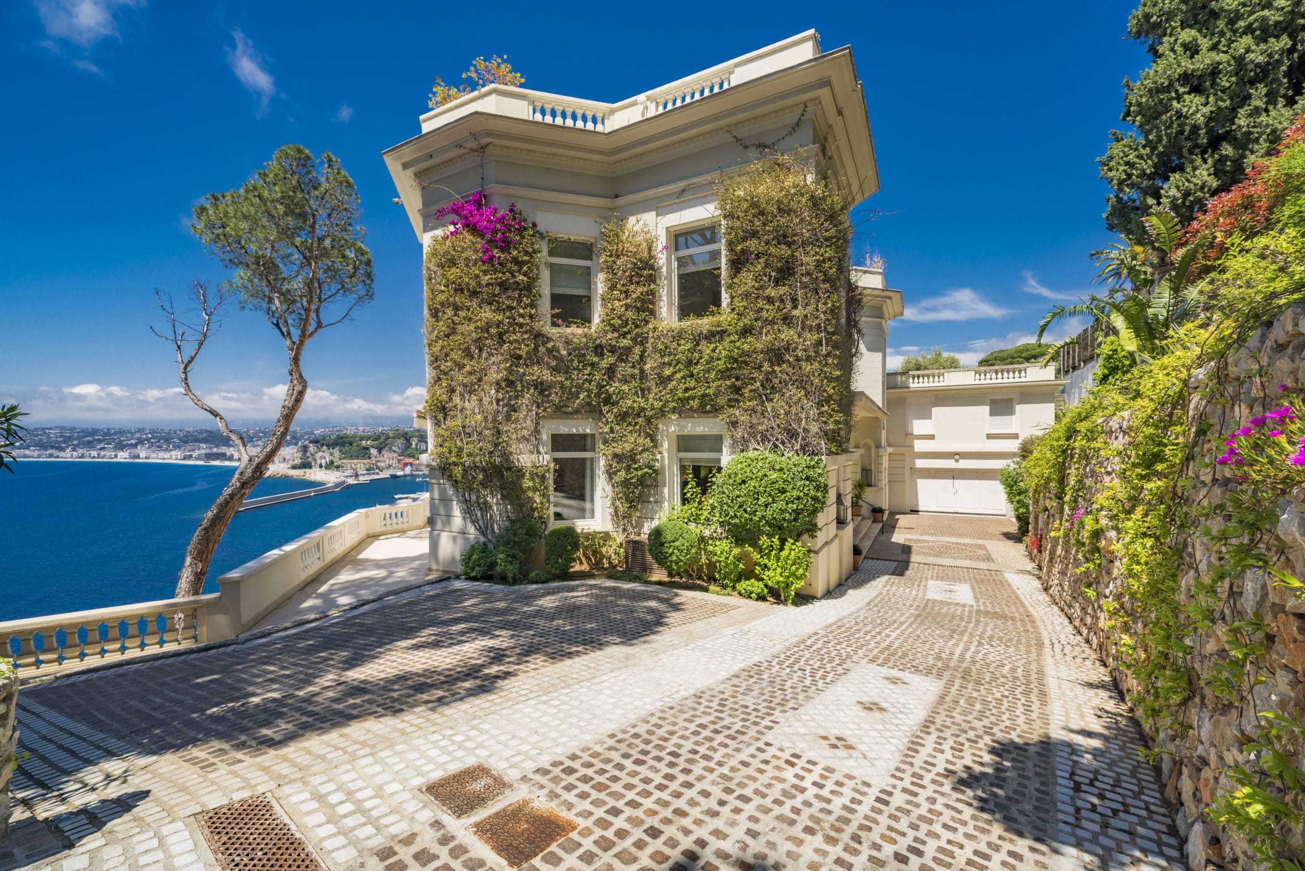 Sean Connery’s Former French Riviera Home Hits The Market