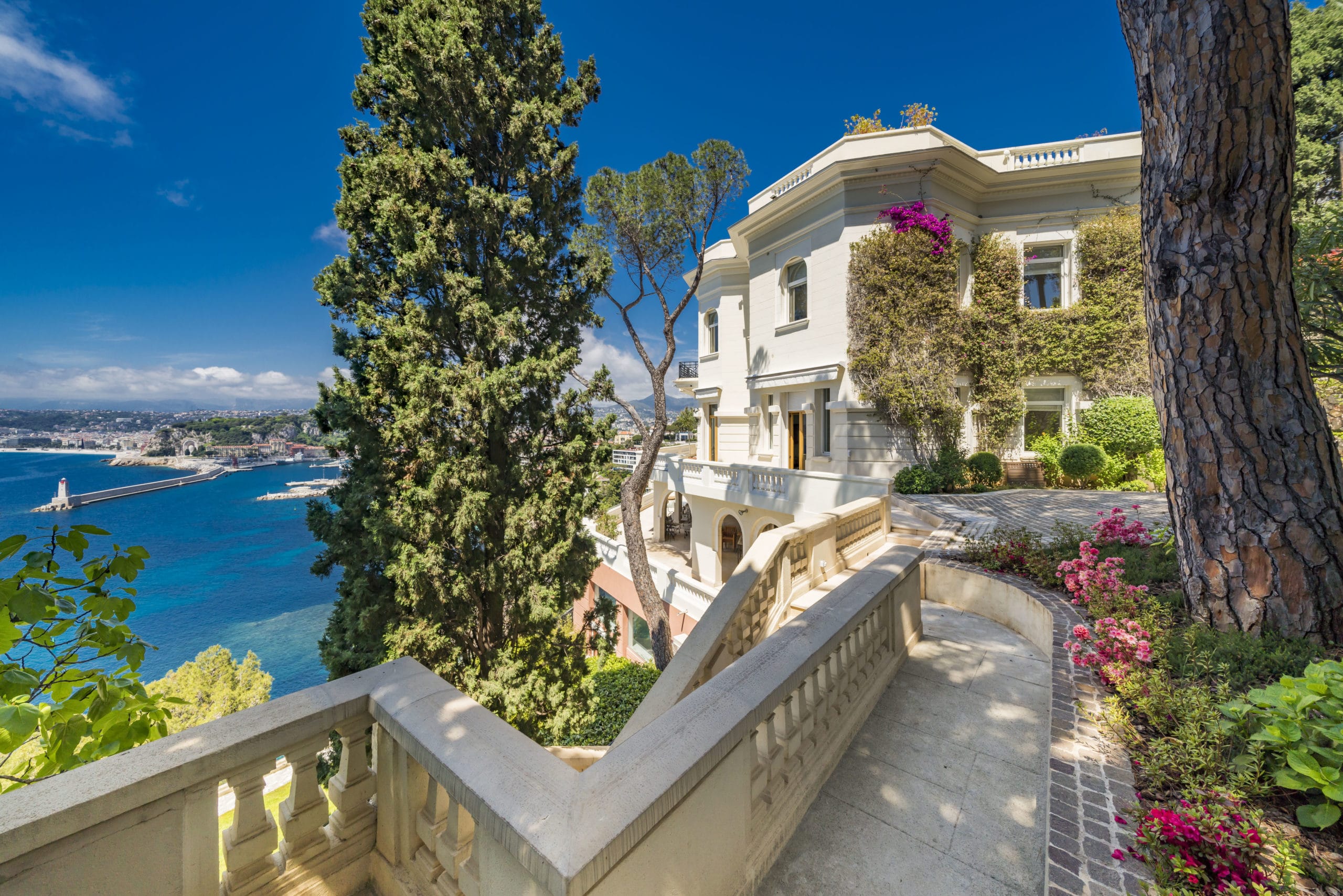 Sean Connery’s Former French Riviera Home Hits The Market