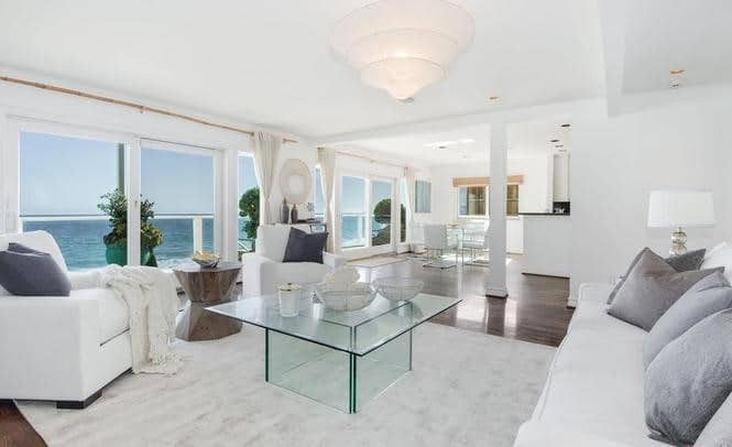 Jennifer Lopez &#038; Alex Rodriquez List Malibu Beach House For US$8 Million