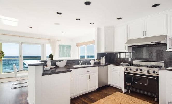 Jennifer Lopez & Alex Rodriquez List Malibu Beach House For US$8 Million