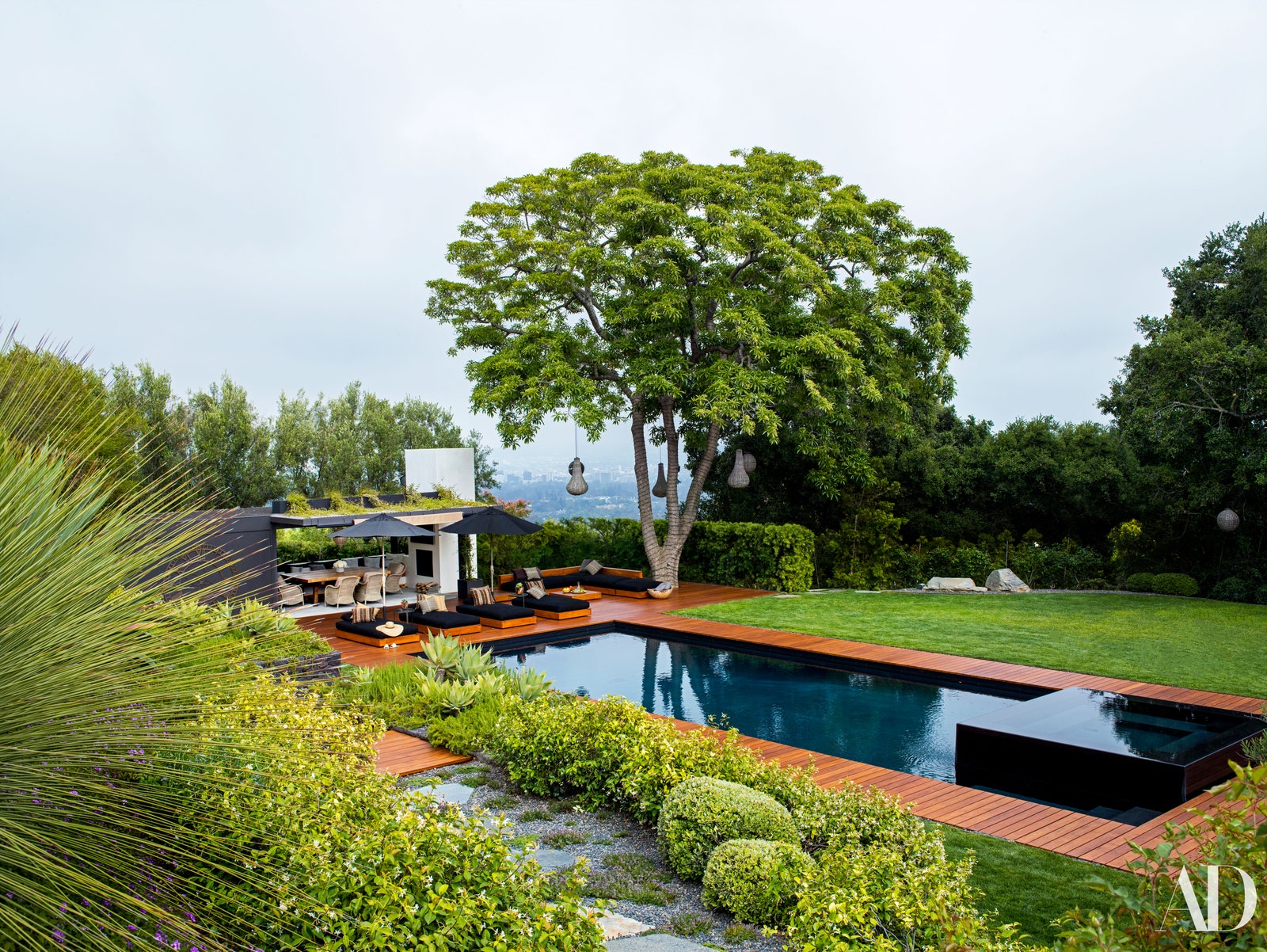 Inside The Tasteful Los Angeles House Of Jennifer Aniston