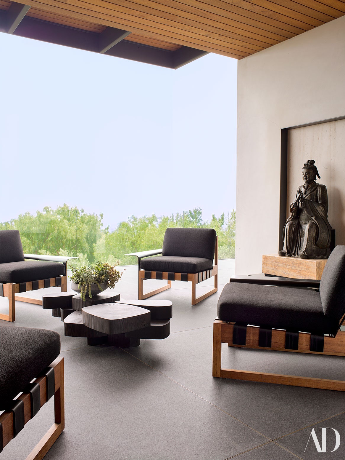 Inside The Tasteful Los Angeles House Of Jennifer Aniston