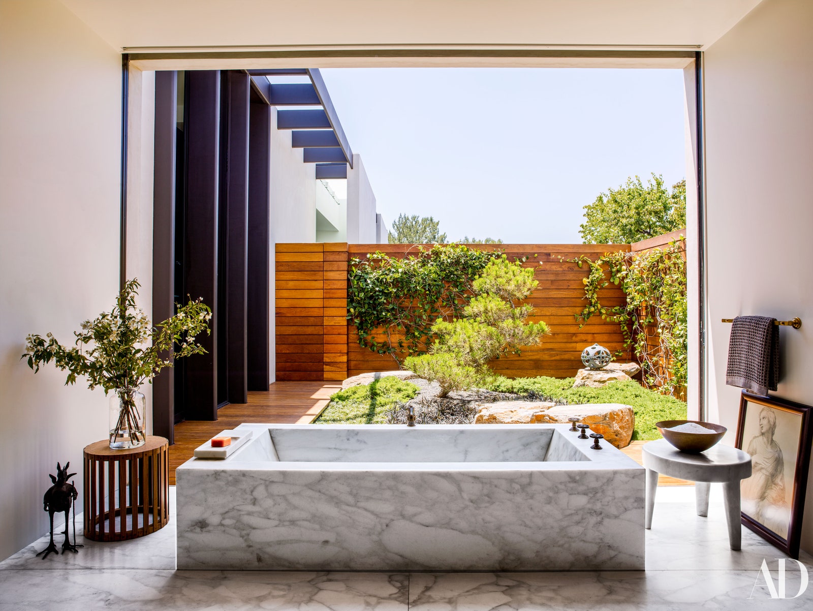 Inside The Tasteful Los Angeles House Of Jennifer Aniston