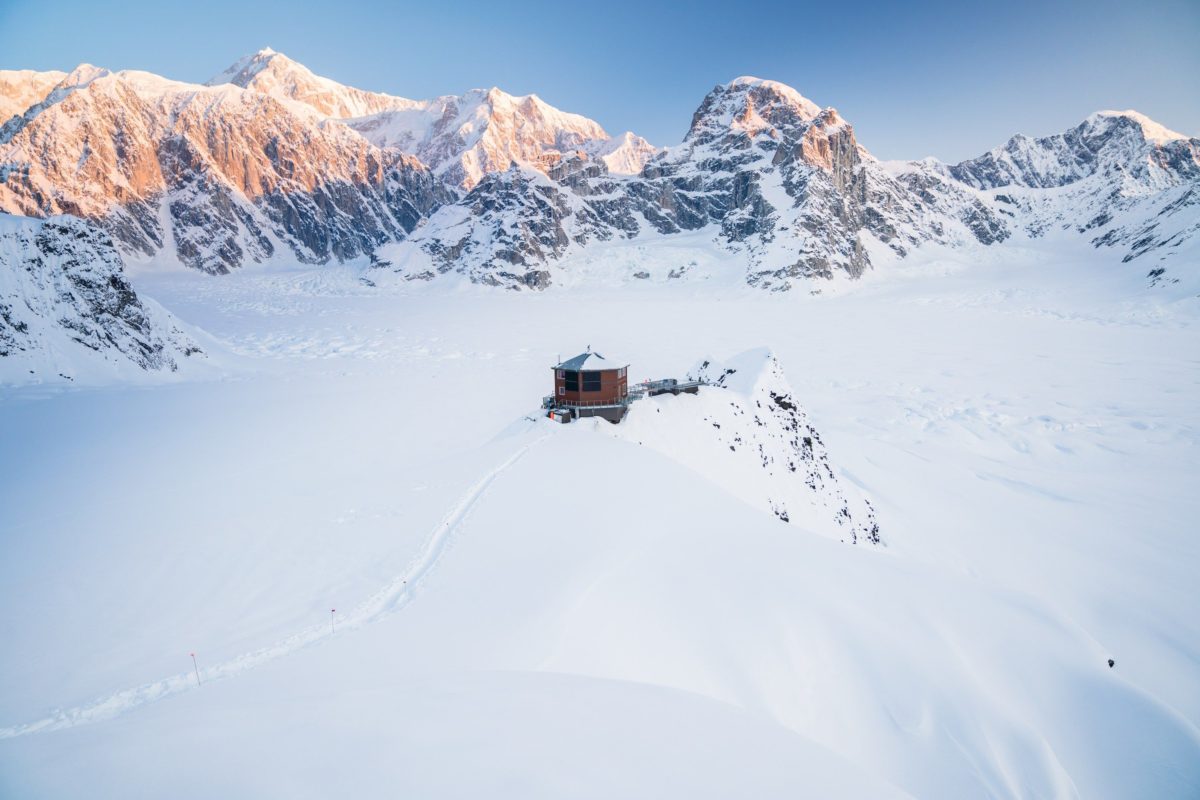 Alaska&#8217;s Sheldon Chalet Is The Ultimate Escape From Reality