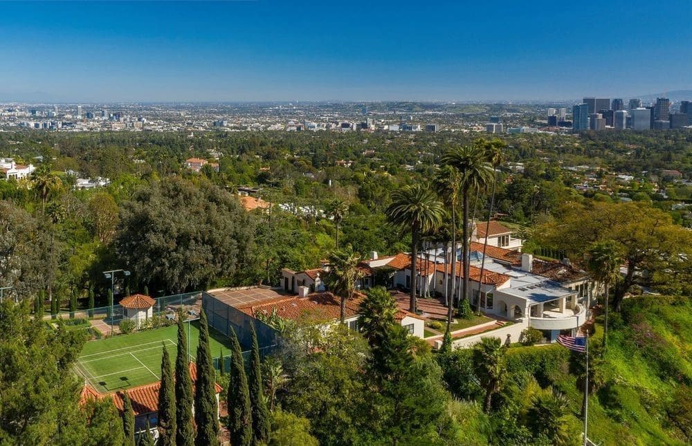 LeBron James Snaps Up A US$37 Million Beverly Hills Compound