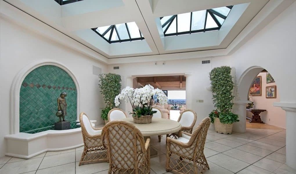LeBron James Snaps Up A US$37 Million Beverly Hills Compound