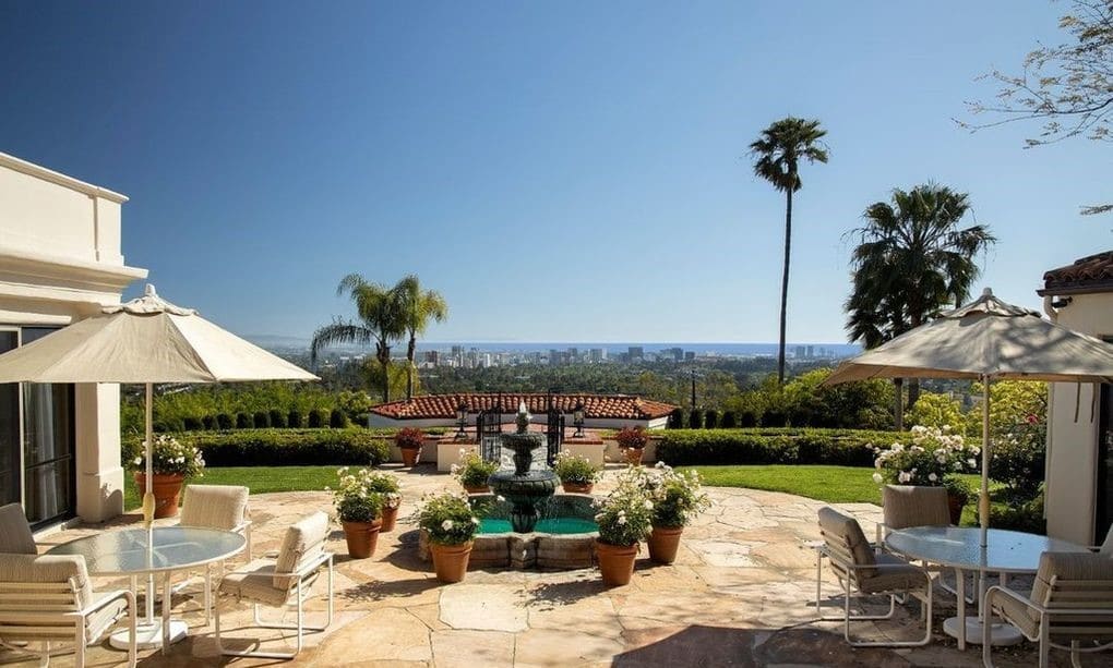 LeBron James Snaps Up A US$37 Million Beverly Hills Compound