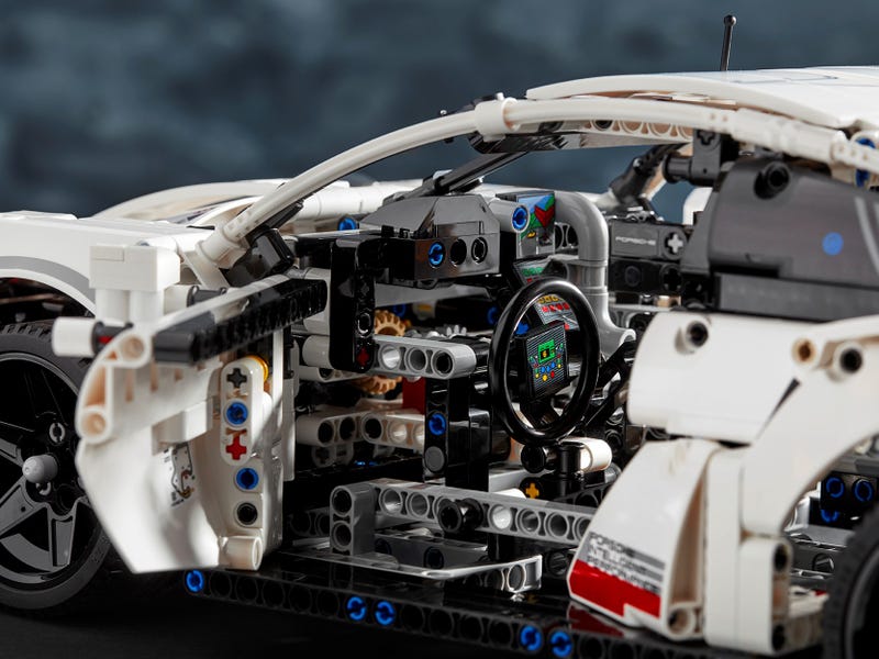 LEGO Release An Insanely Authentic 1,580-Piece Porsche 911 RSR Kit