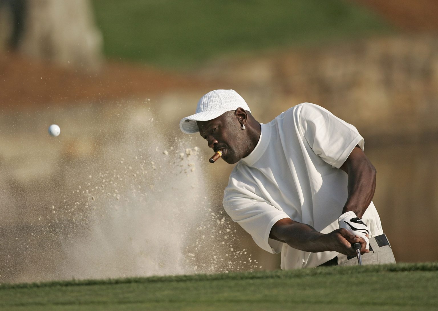 michael jordan playing golf
