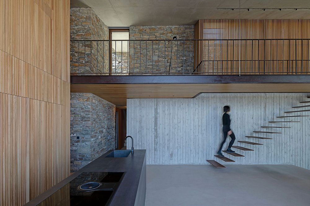Mold Architects NCaved House