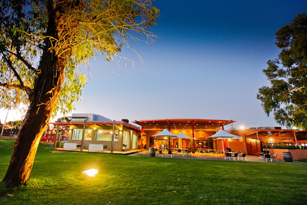 The 10 Best Country Pubs in NSW Worthy Of A Road Trip