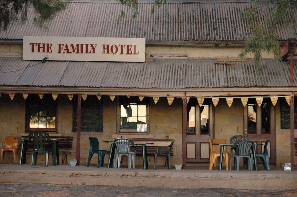 The 10 Best Country Pubs in NSW Worthy Of A Road Trip