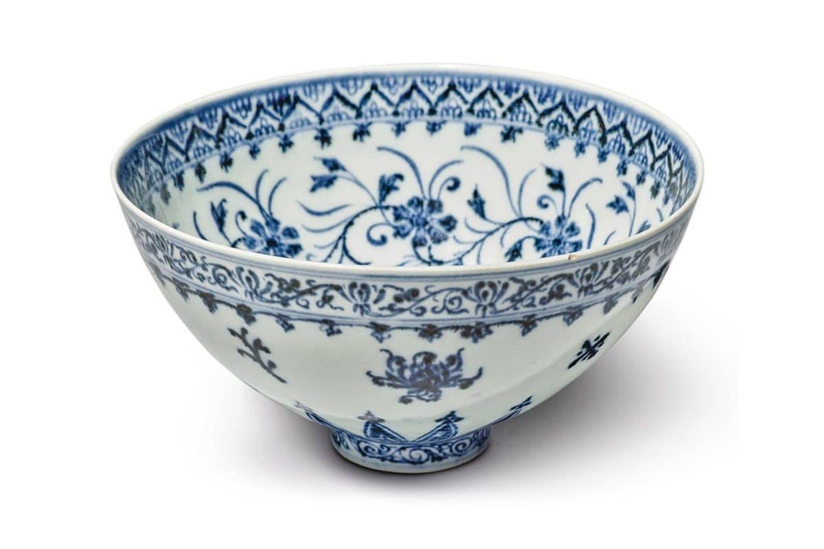 Sotheby's Ming Dynasty Chinese Bowl $35 yard sale $500,000.jpg
