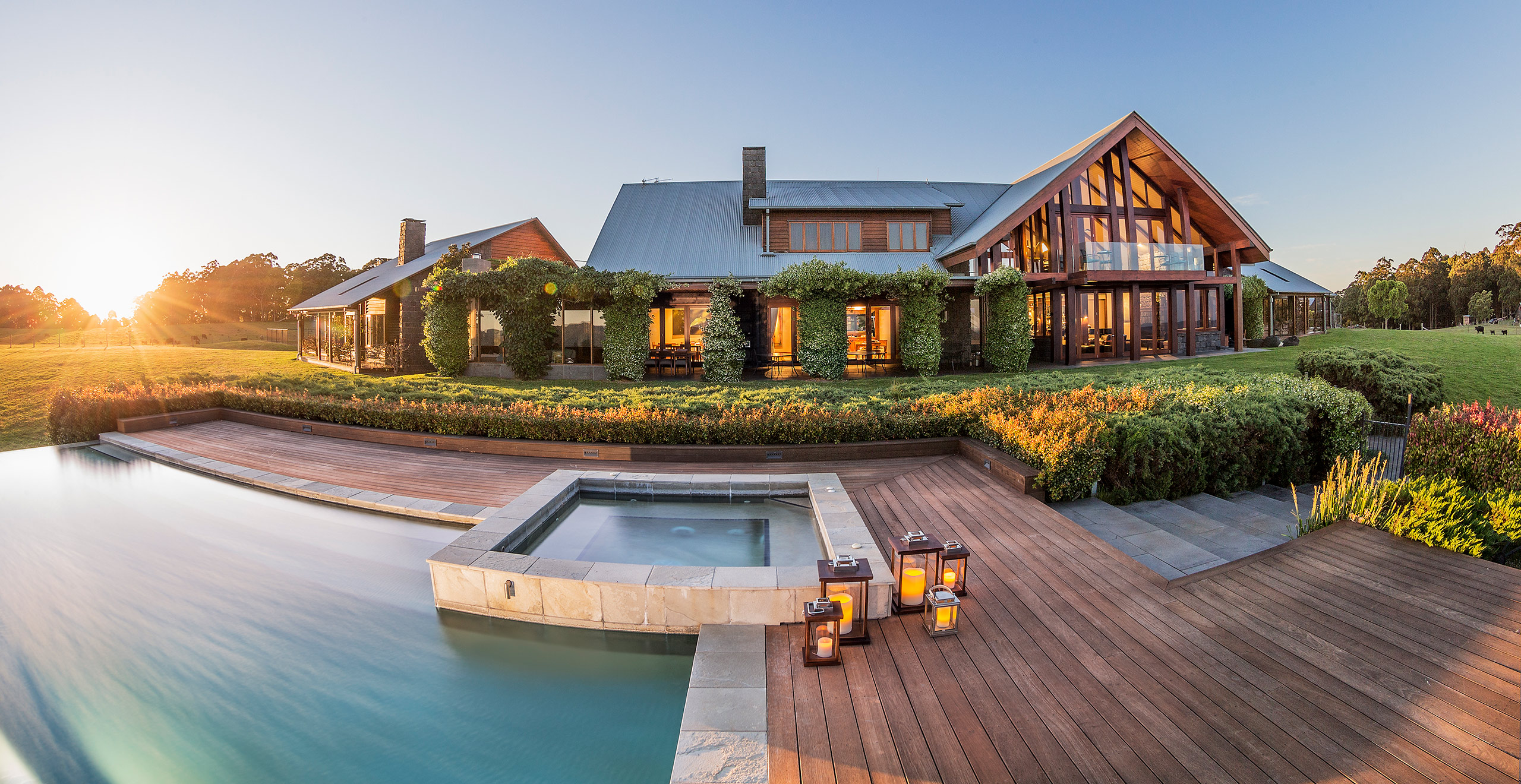 Spicers Peak Lodge Is A Palace Above The Clouds