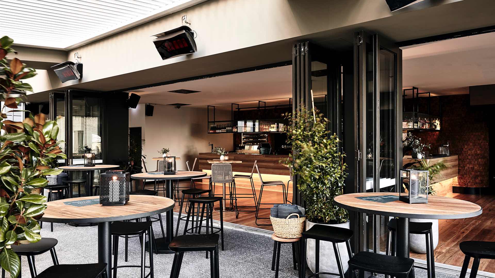 Best Pubs & Sportsbars In Melbourne To Watch The Footy Best Pubs & Sportsbars In Melbourne To Watch The Footy