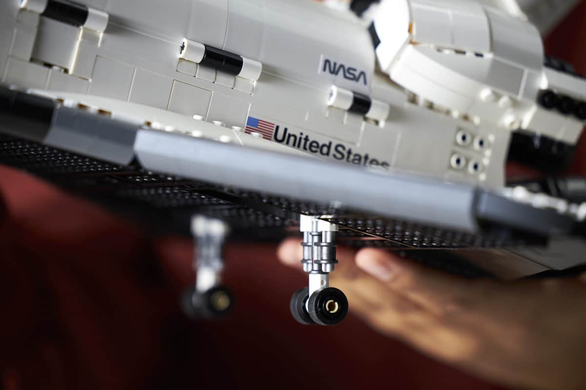 LEGO &#038; NASA Space Shuttle Discovery Kit Arrives In 2,354 Pieces