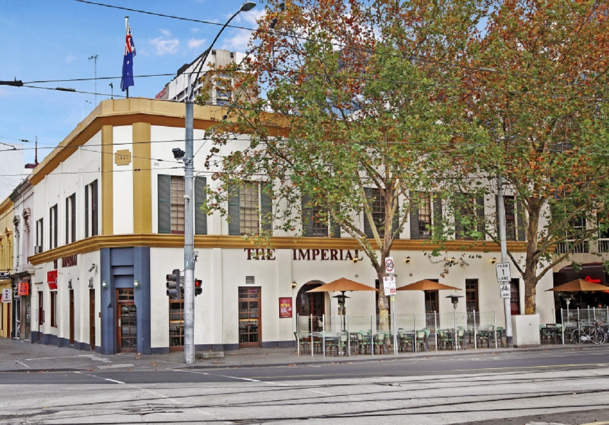 Best Pubs & Sportsbars In Melbourne To Watch The Footy