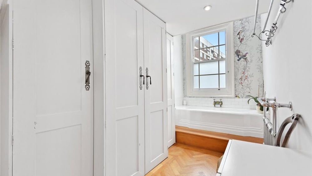 The Most Narrow House In England Is Up For Sale And It&#8217;s Surprisingly Stylish