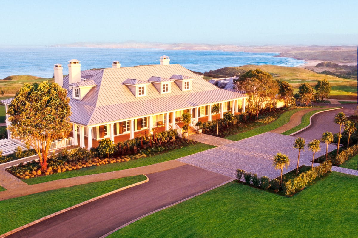 14 Best Hotels New Zealand Has To Offer For Luxury & Adventure