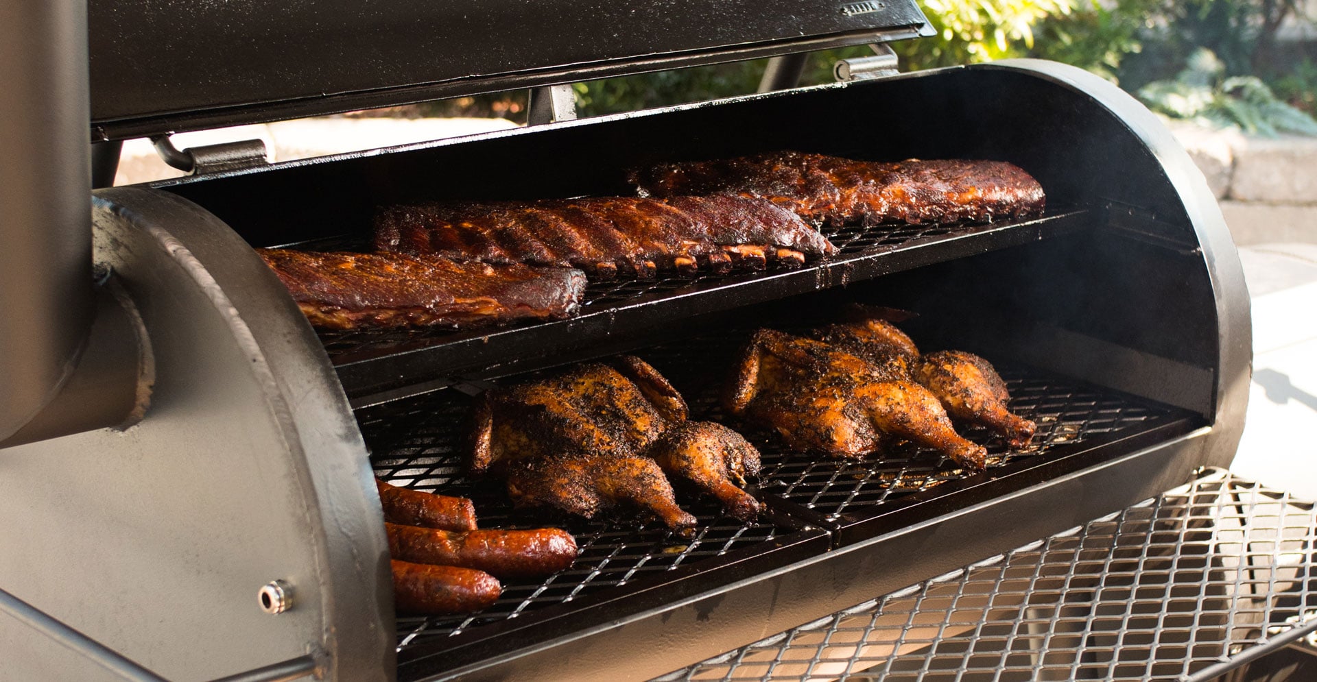 Best BBQ Smokers & Grills In 2022 [Brand & Buyer's Guide]
