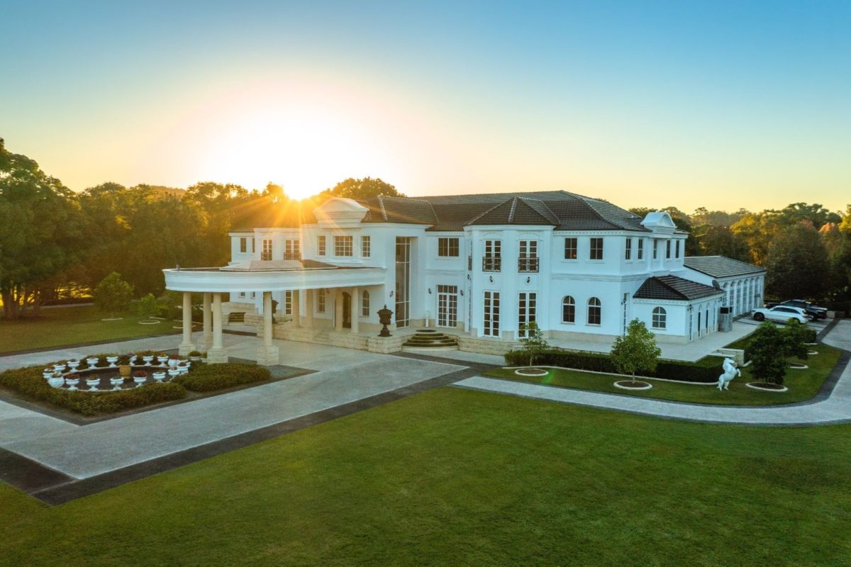On The Market: Bellagio La Villa Is Oddly Tasteful For A Gold Coast Estate