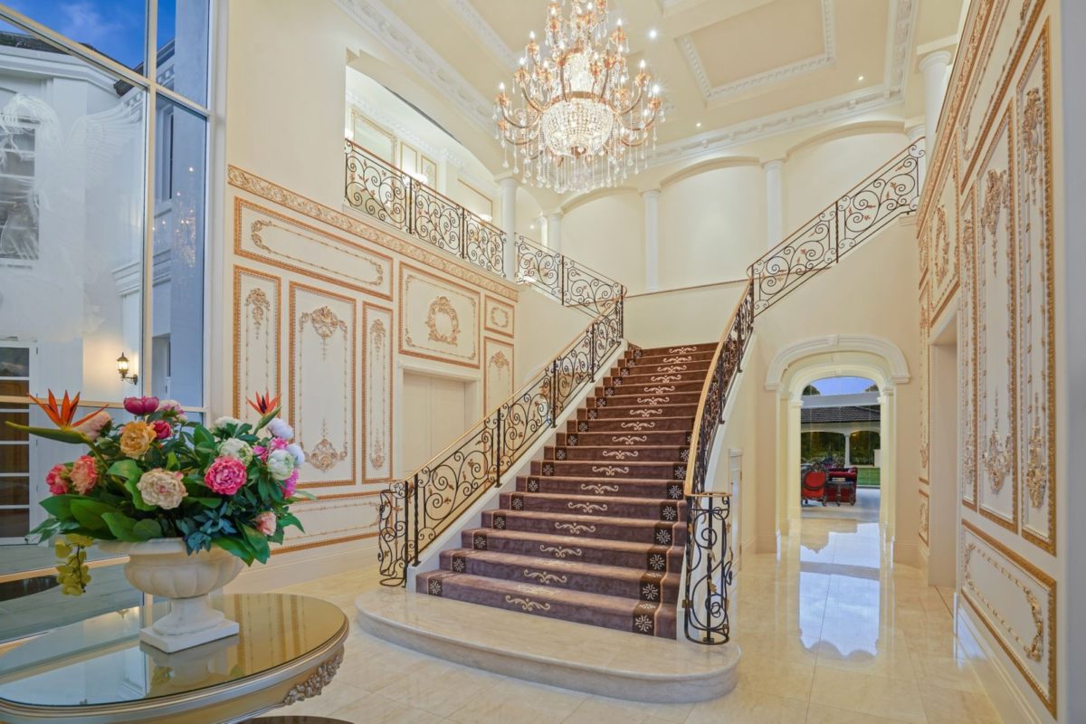 On The Market: Bellagio La Villa Is Oddly Tasteful For A Gold Coast Estate