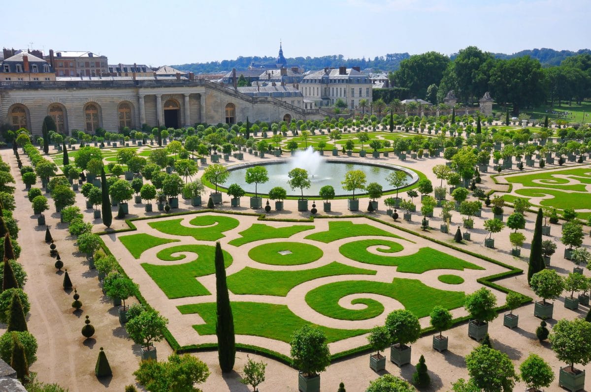 Live Like A King In The Palace Of Versailles Hotel For Just $2,500 Per Night