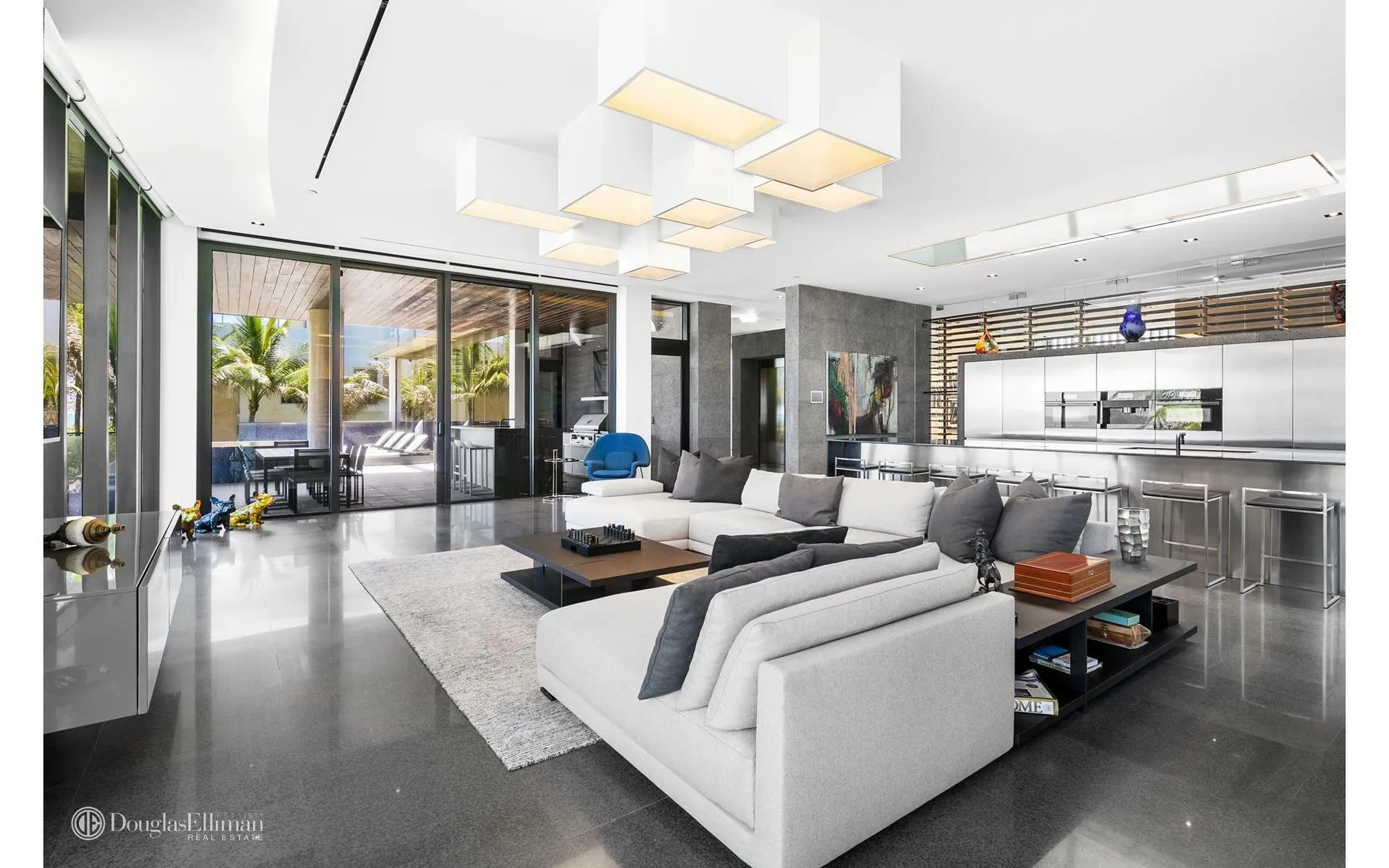 Highland Beach mansion 3715 S Ocean Boulevard, Boca Raton - Modern Scarface Mansion