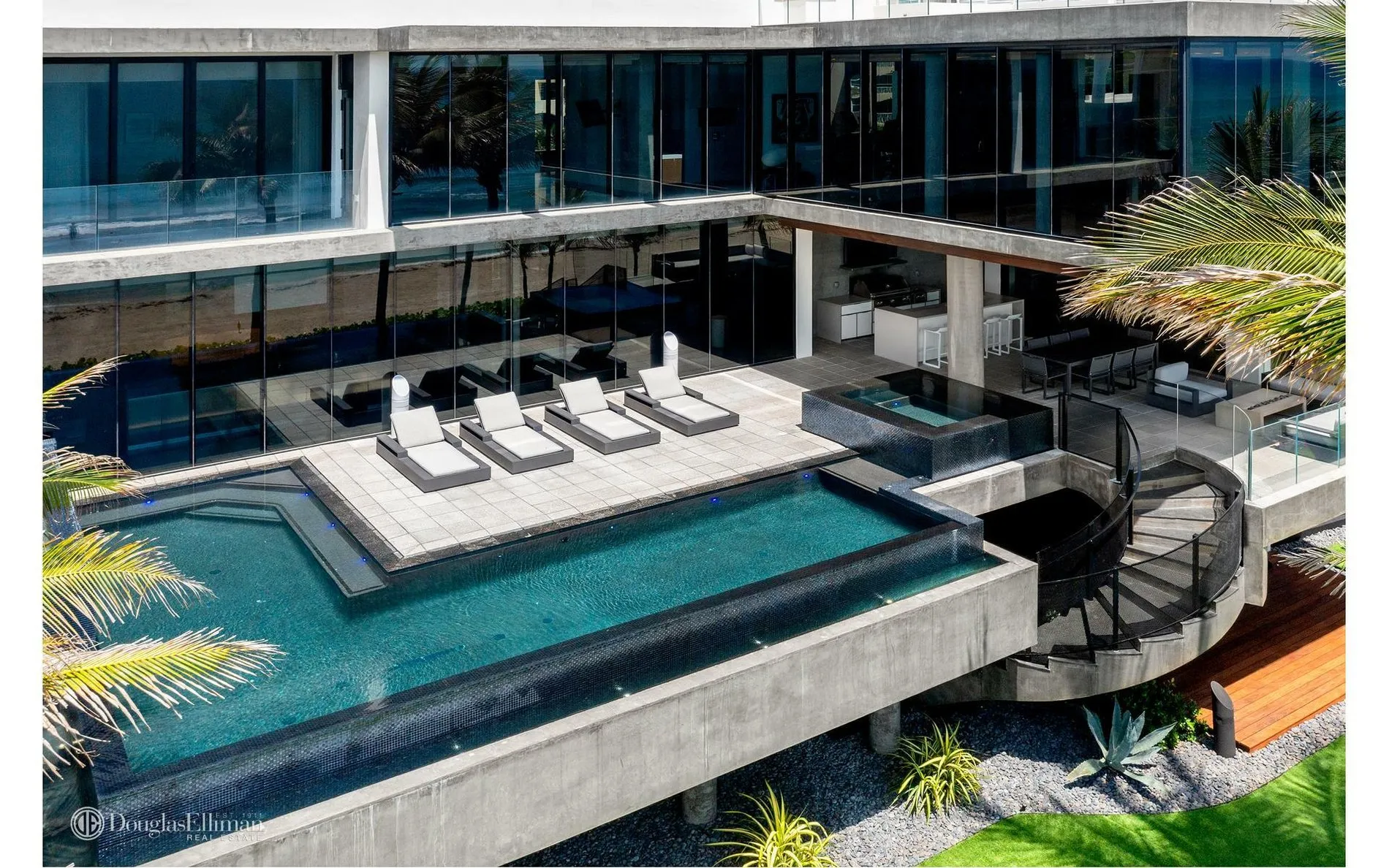 Highland Beach mansion 3715 S Ocean Boulevard, Boca Raton - Modern Scarface Mansion