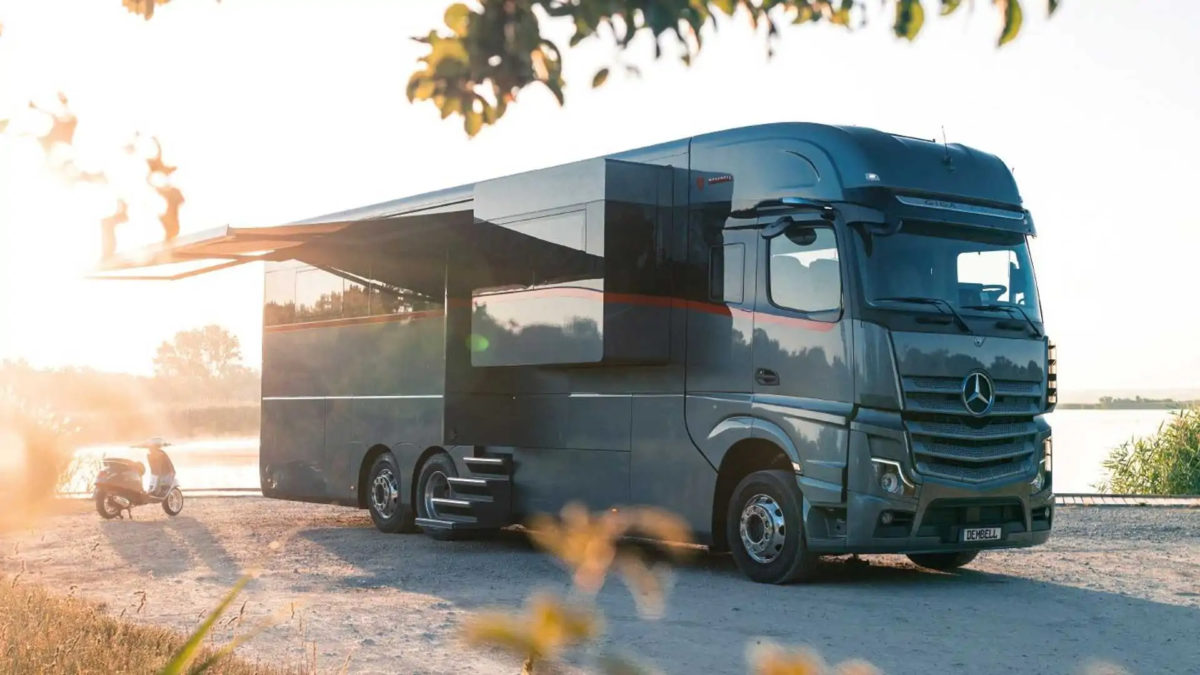 Dembell Land Yacht Motorhome RV