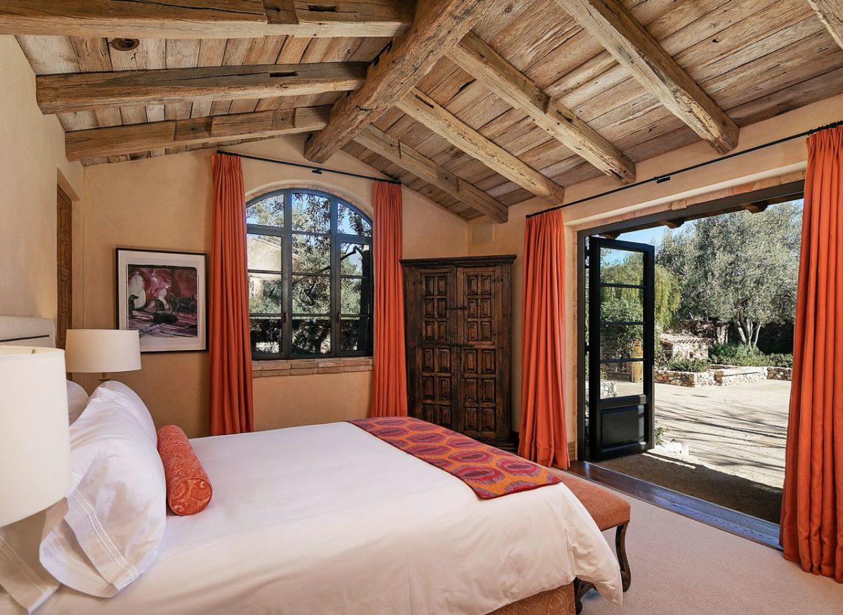 Billionaire Retiree Lists Coastal Cali Compound For $220 Million