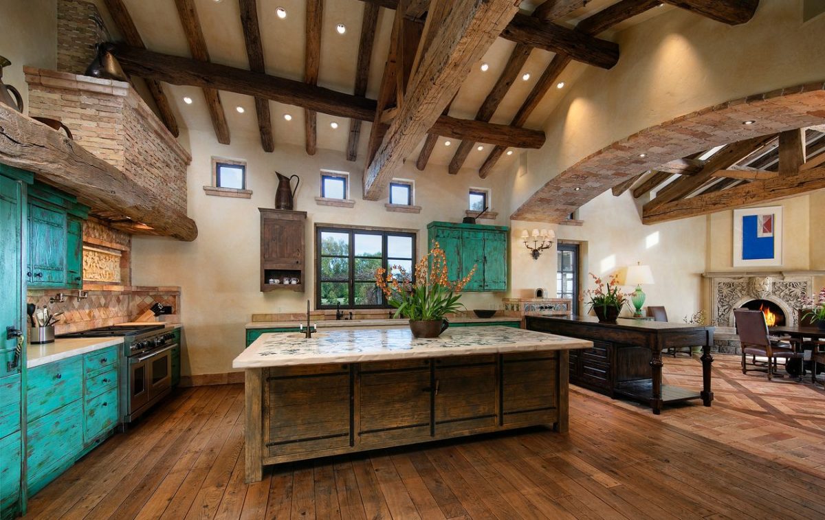 Billionaire Retiree Lists Coastal Cali Compound For $220 Million