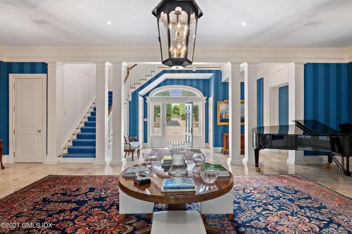 tommy hilfiger stonehill 435 429 round hill road greenwich CT