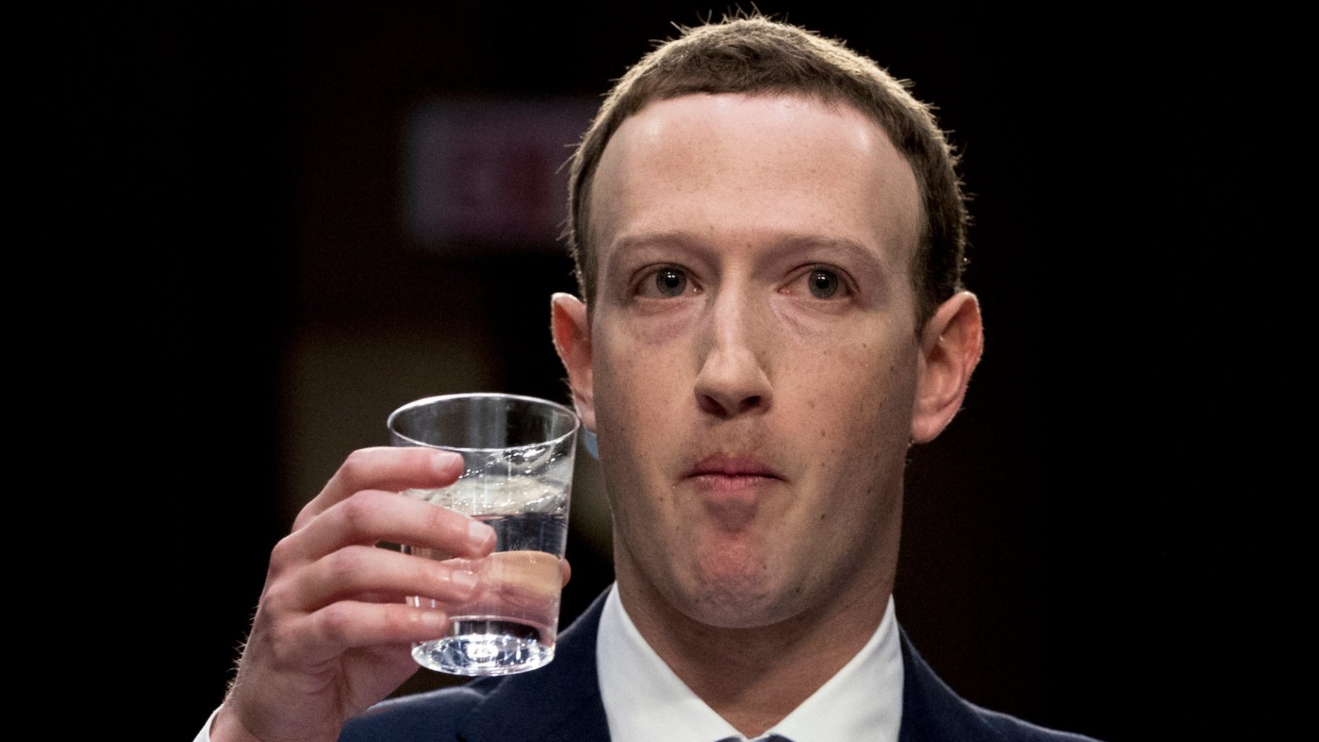 Mark Zuckerberg traci prawie 10 miliardów dolarów w wyniku awarii Facebooka