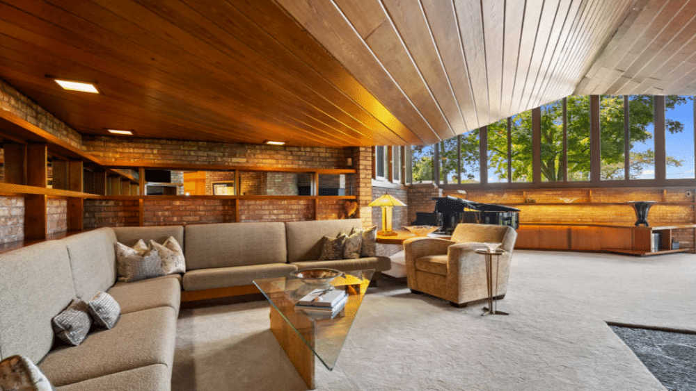 Frank Lloyd Wright’s Lakeside Michigan Home Hits The Market For A Cosy $2 Million