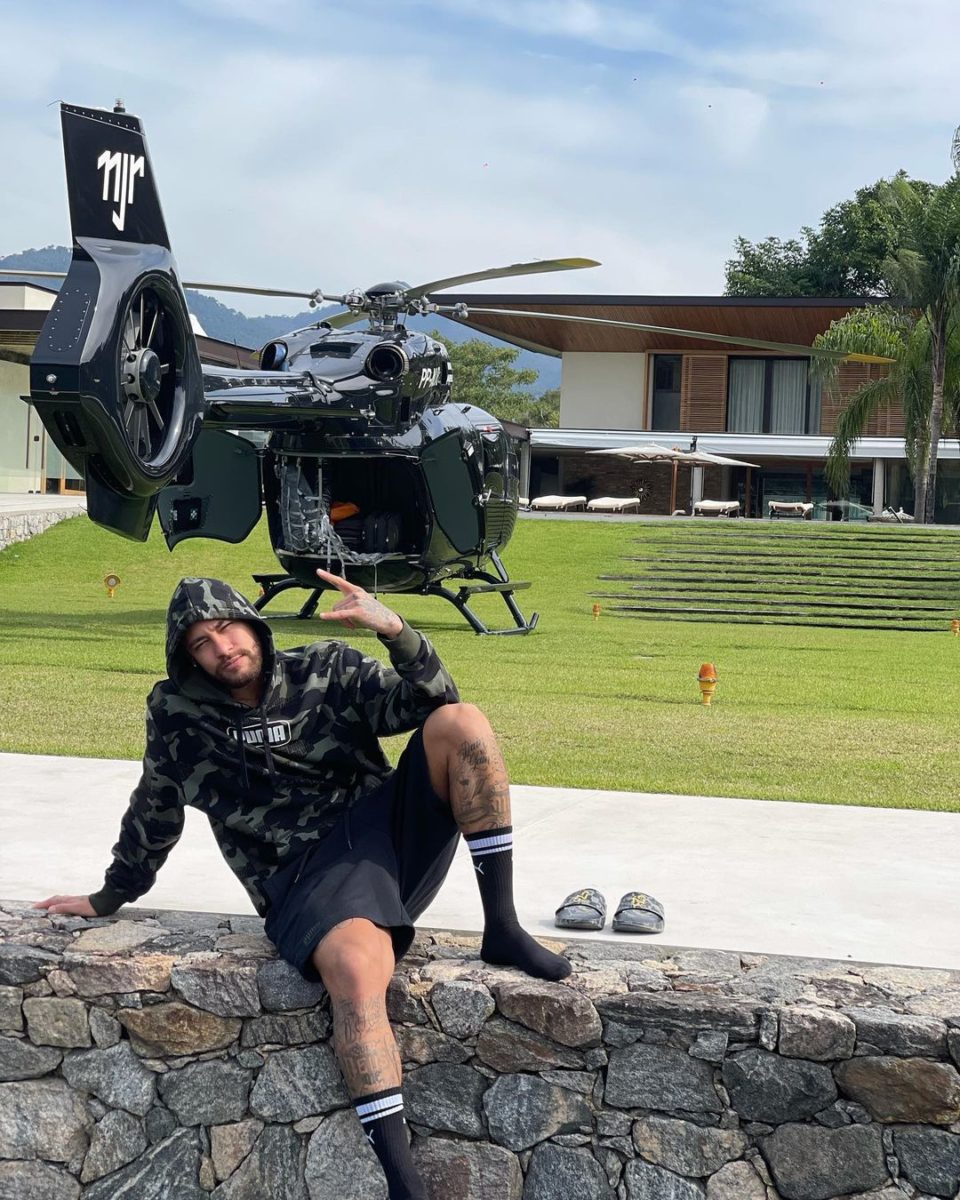 Neymar Jr Mercedes Helicopter Batman