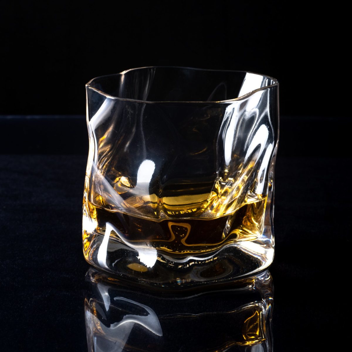 13 Best Whisky Glasses For 2022 [Brand & Buyers Guide]