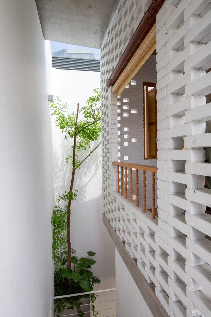 Vietnamese Architects Build A Family Home Using A Single Car Park Size Block