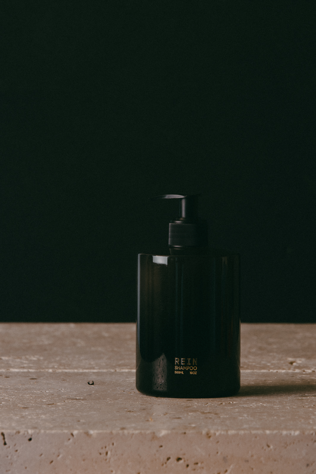 REIN SHAMPOO BOTTLE