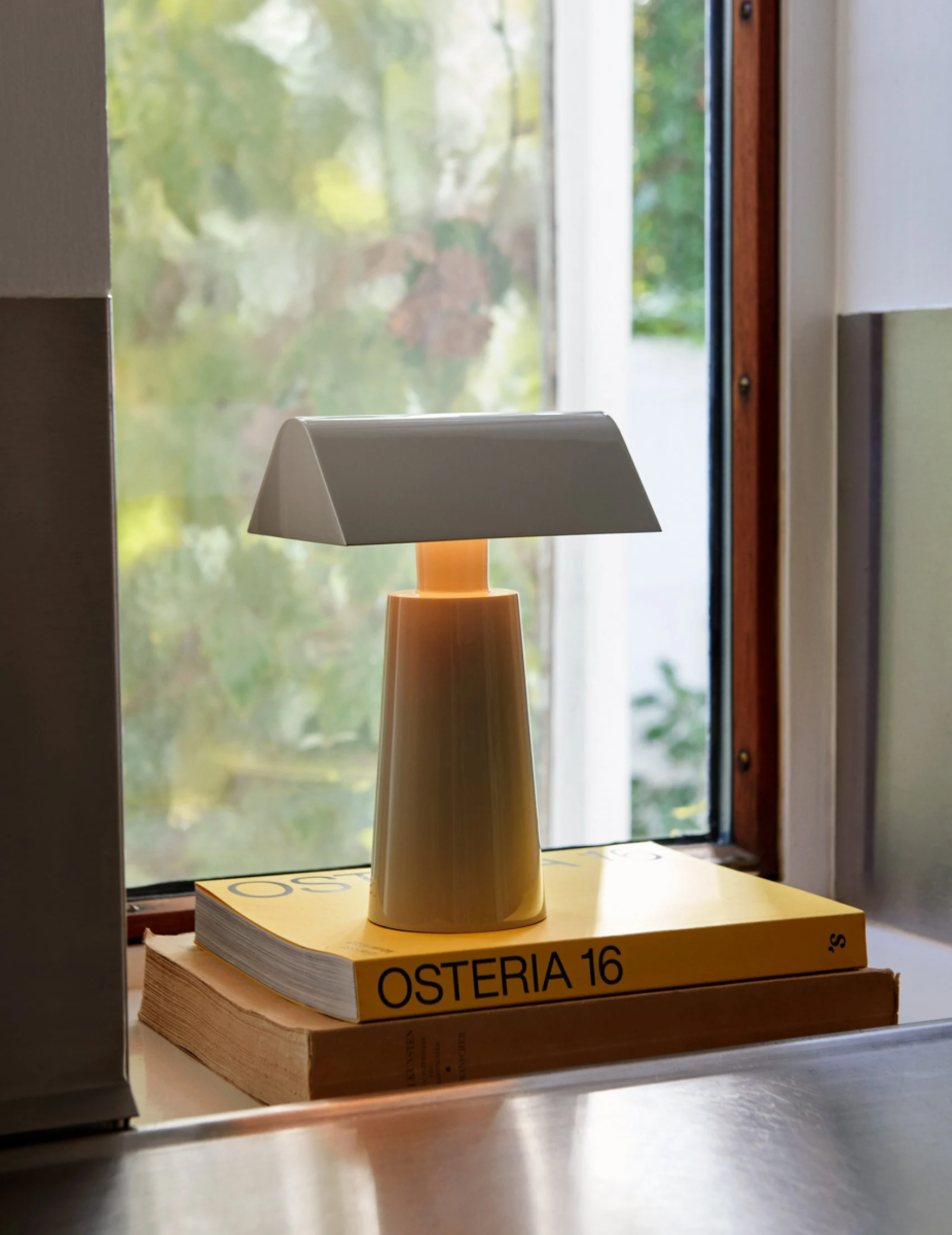Reimagining The Iconic Bankers Lamp With &#038;Tradition