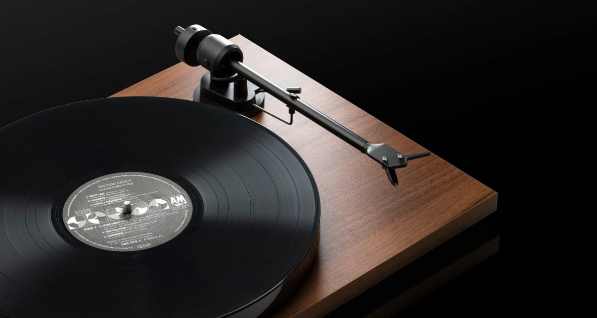 Pro-Ject E1 Turntable