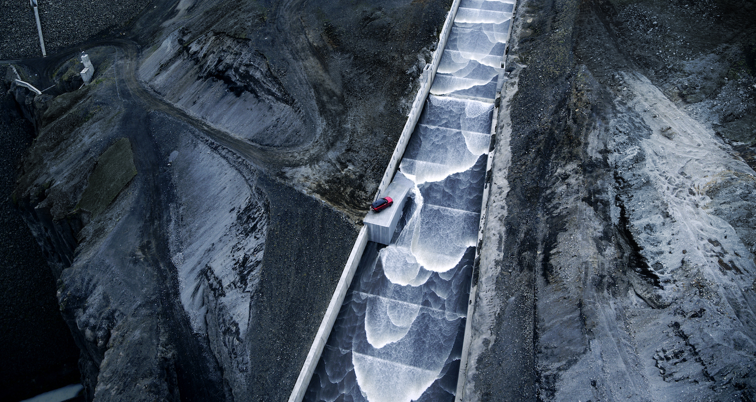 WATCH: James Bond Stunt Driver Sends 2023 Range Rover Sport Through Icelandic Spillway