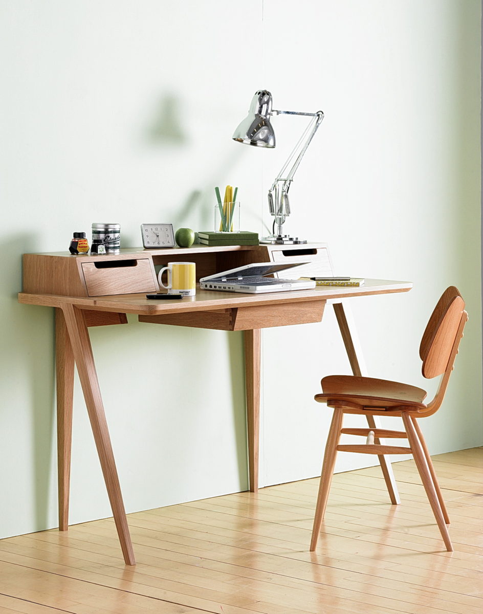 9 Office Desks For Home To Perfect Your WFH Setup