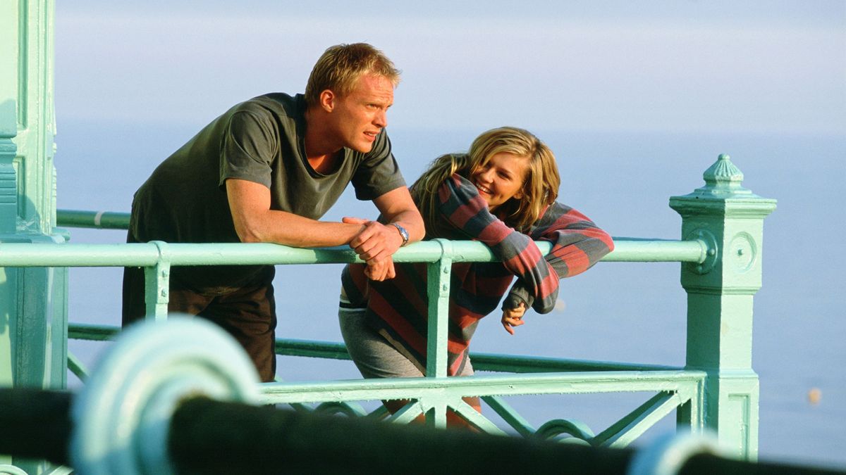 'Wimbledon' is a romantic comedy about an ageing tennis player and a rising star.