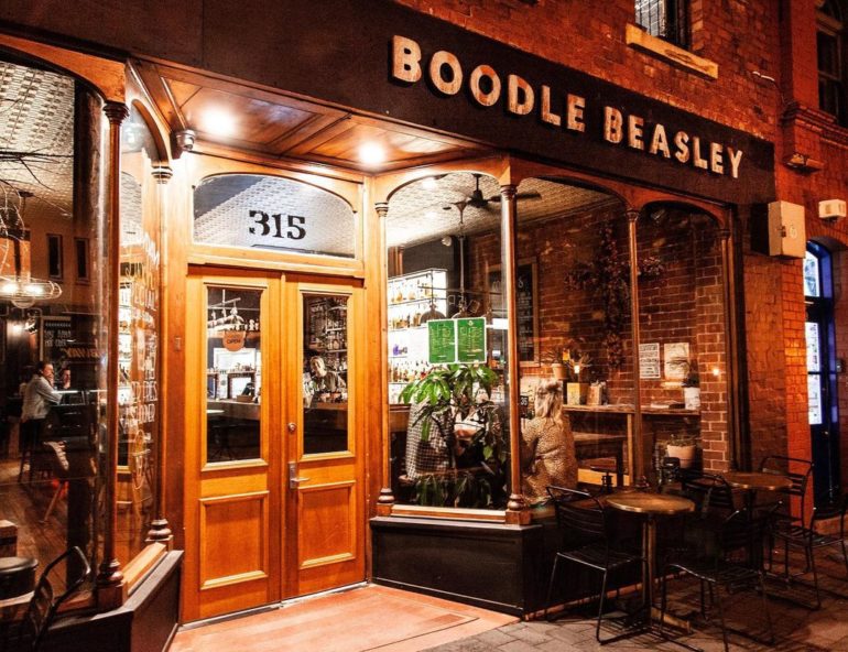 8 Best Pubs Hobart Has To Offer [2022 Guide]