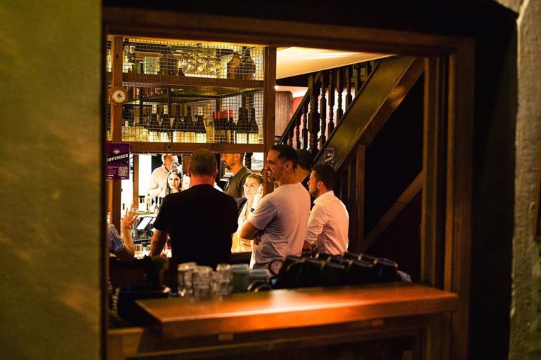 8 Best Pubs Hobart Has To Offer [2022 Guide]