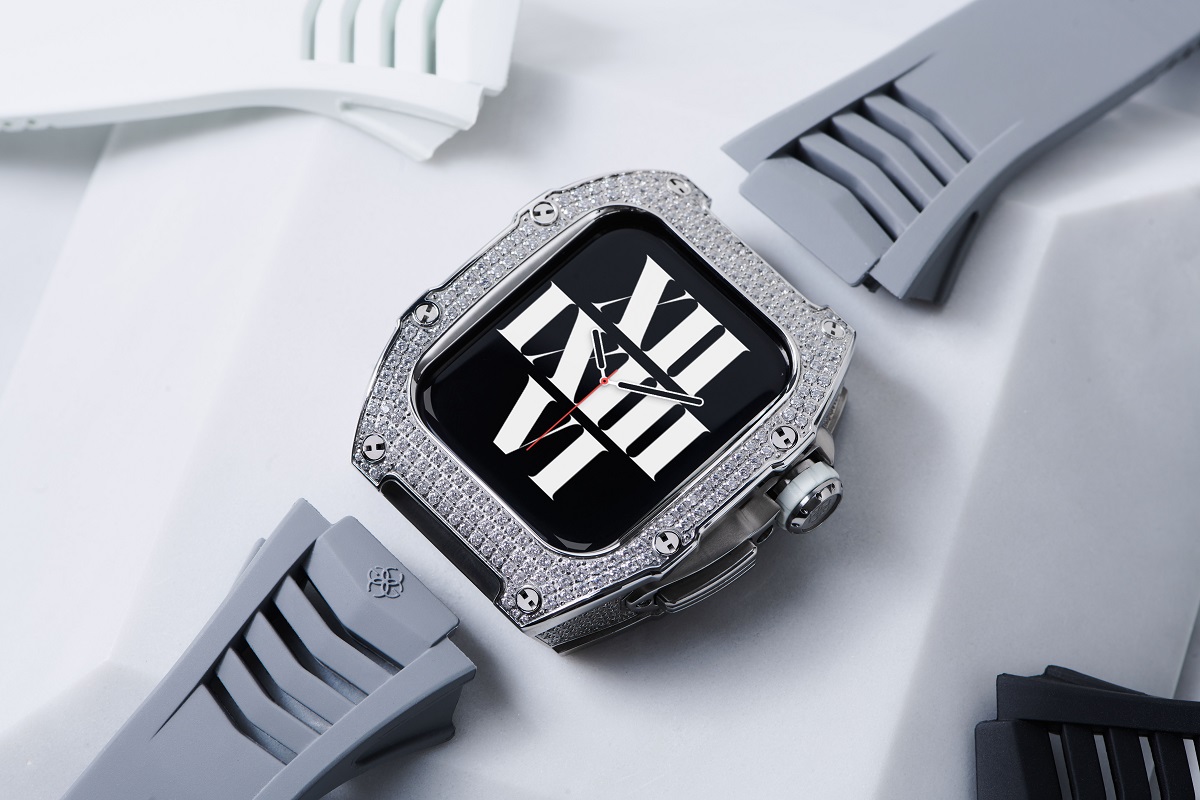 The World’s Most Expensive Apple Watch Case Arrives With 433 Diamonds