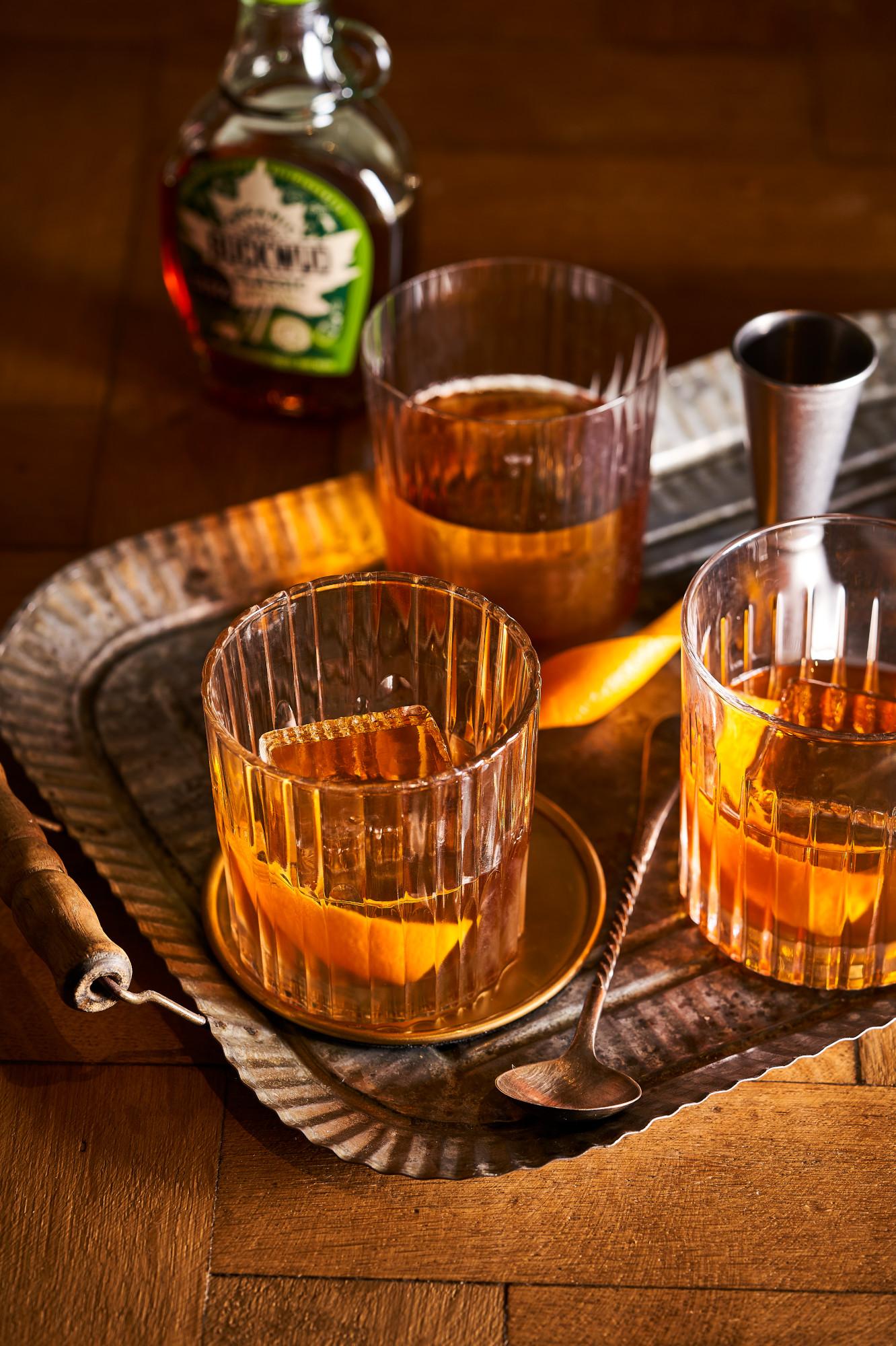 Host The Most This Summer With The '60-Second Cocktails' Book