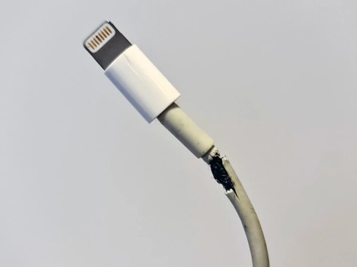 Apple Confirms Switch From Lightning To USBC Cables For Future iPhone